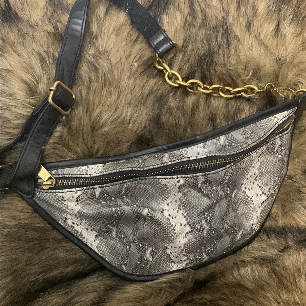 Stylish Snake Print Women's Bag
